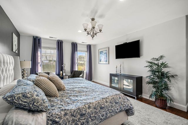 22 Overlook Dr, Danvers, MA 01923