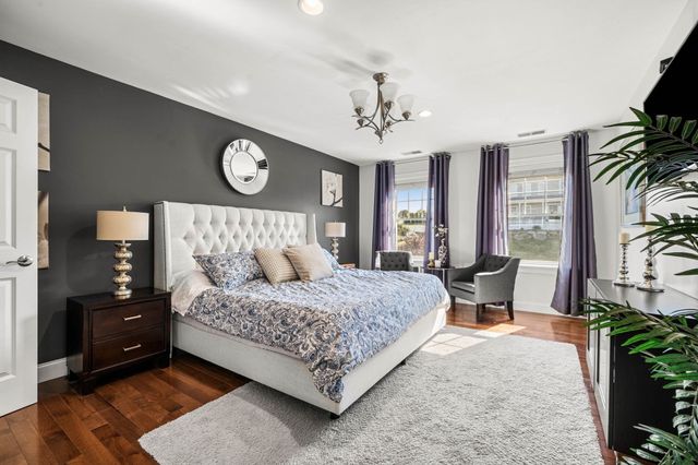 22 Overlook Dr, Danvers, MA 01923