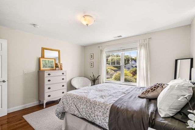 22 Overlook Dr, Danvers, MA 01923