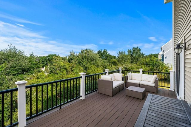 22 Overlook Dr, Danvers, MA 01923