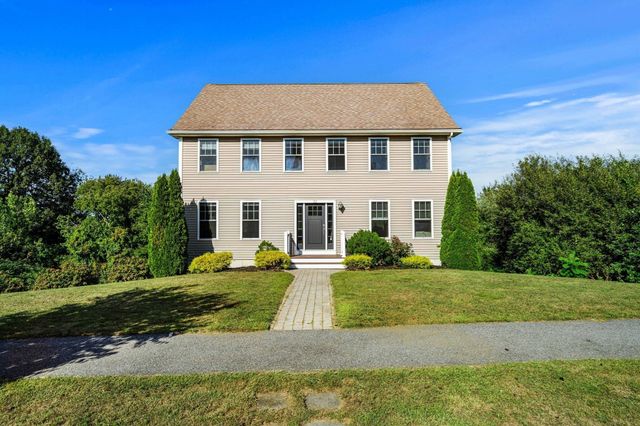 22 Overlook Dr, Danvers, MA 01923