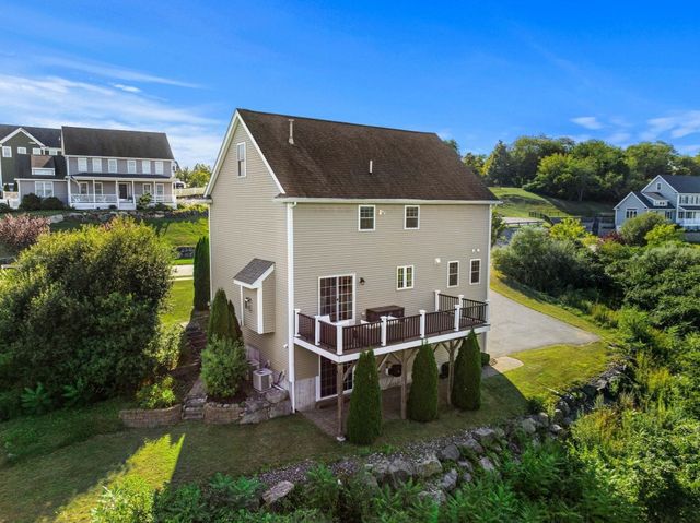 22 Overlook Dr, Danvers, MA 01923