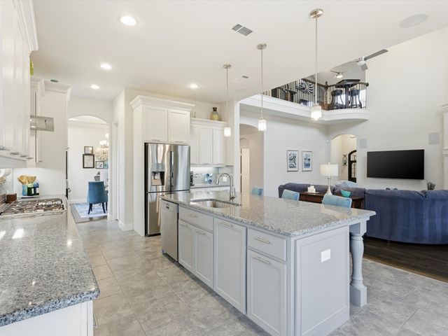 1015 Prairie Ridge Lane, Arlington, TX 76005