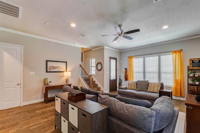 2611 Harvard Street, Houston, TX 77008