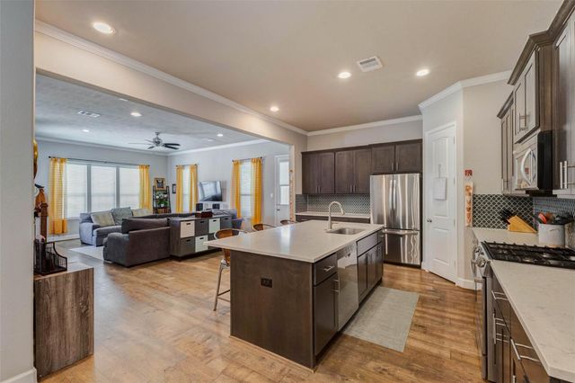 2611 Harvard Street, Houston, TX 77008