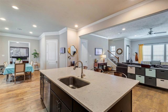 2611 Harvard Street, Houston, TX 77008