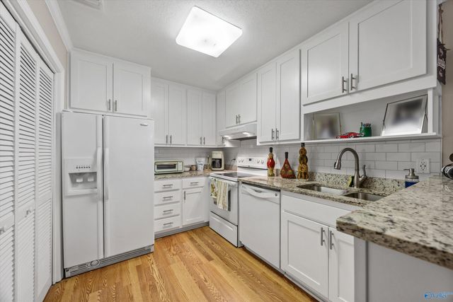 2134 Greenwood Place 25-D, Huntsville, AL 35802