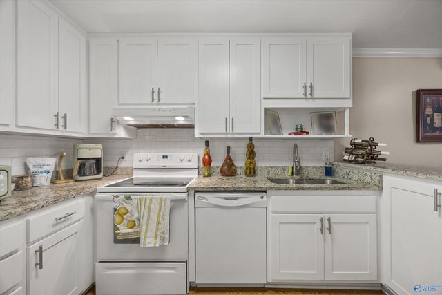 2134 Greenwood Place 25-D, Huntsville, AL 35802