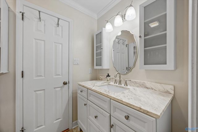 2134 Greenwood Place 25-D, Huntsville, AL 35802