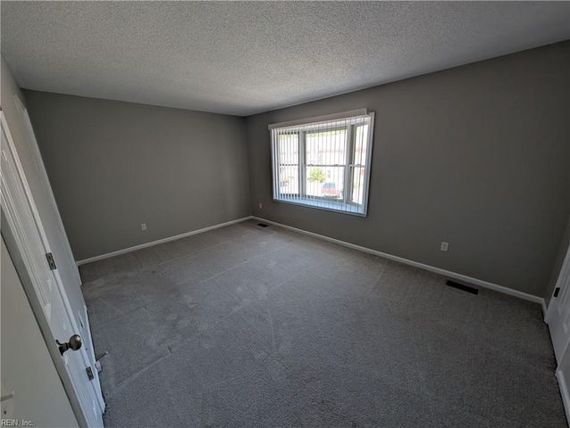 1939 Darnell DR, Virginia Beach, VA 23455