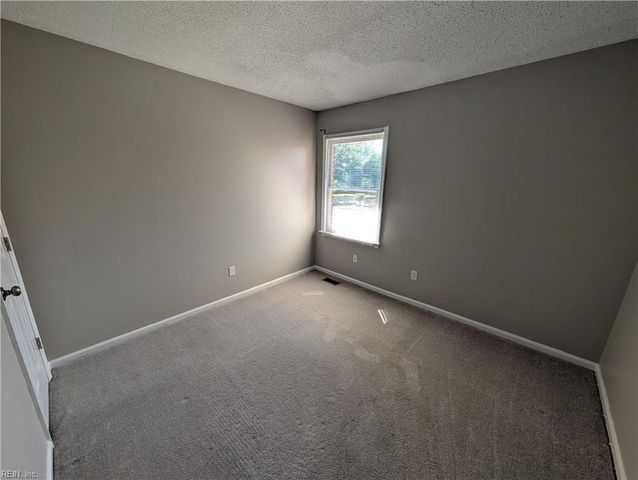 1939 Darnell DR, Virginia Beach, VA 23455