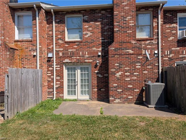 1939 Darnell DR, Virginia Beach, VA 23455