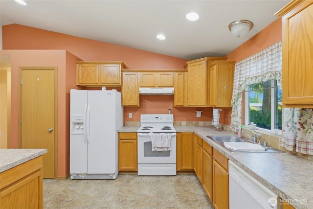 22022 131st Street Ct E, Bonney Lake, WA 98391