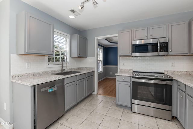 92 Essex Court W, Sanford, NC 27332