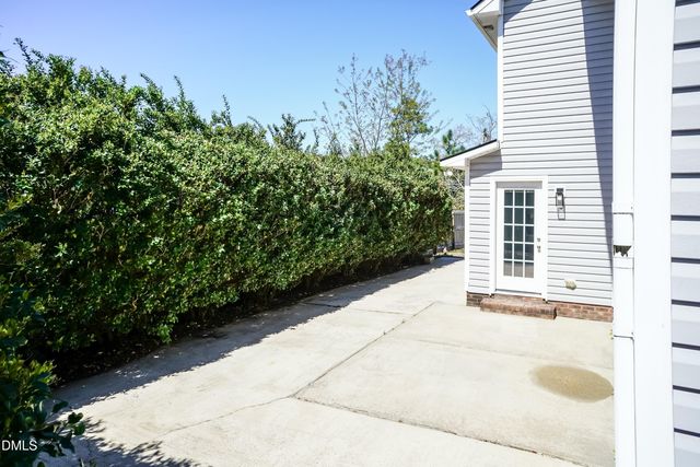 92 Essex Court W, Sanford, NC 27332