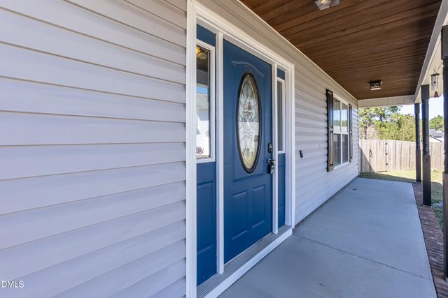 92 Essex Court W, Sanford, NC 27332