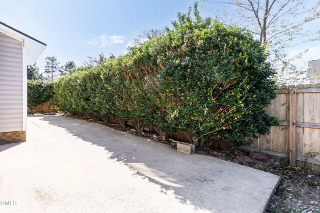 92 Essex Court W, Sanford, NC 27332