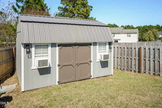 92 Essex Court W, Sanford, NC 27332