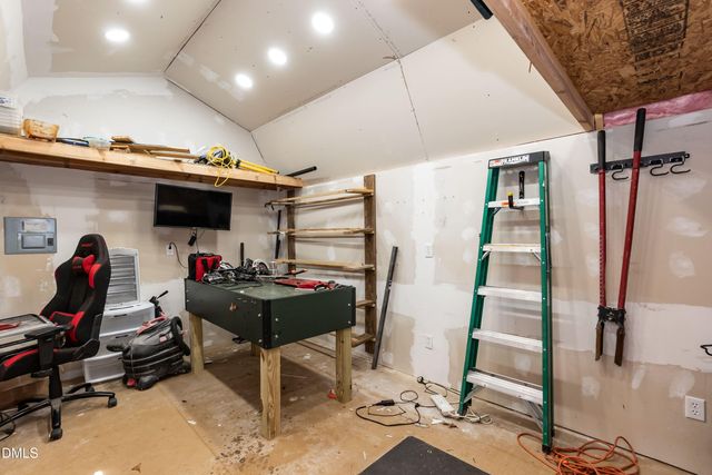 92 Essex Court W, Sanford, NC 27332