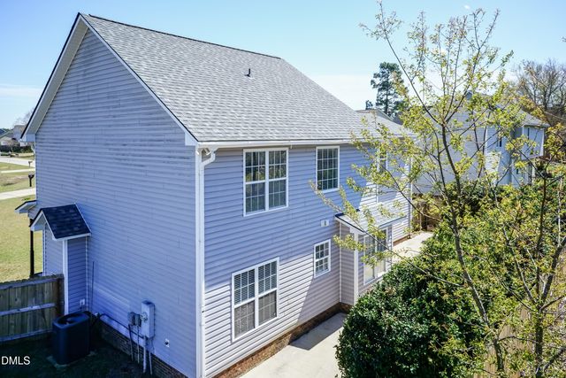 92 Essex Court W, Sanford, NC 27332