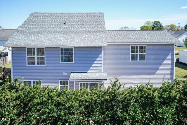 92 Essex Court W, Sanford, NC 27332