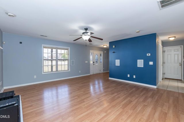 92 Essex Court W, Sanford, NC 27332