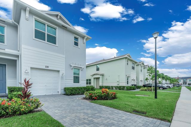 235 SE Woodbark Street, Port St Lucie, FL 34984