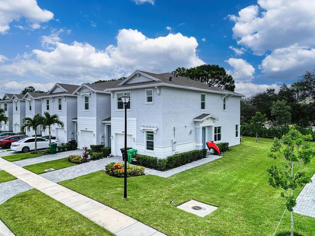 235 SE Woodbark Street, Port St Lucie, FL 34984