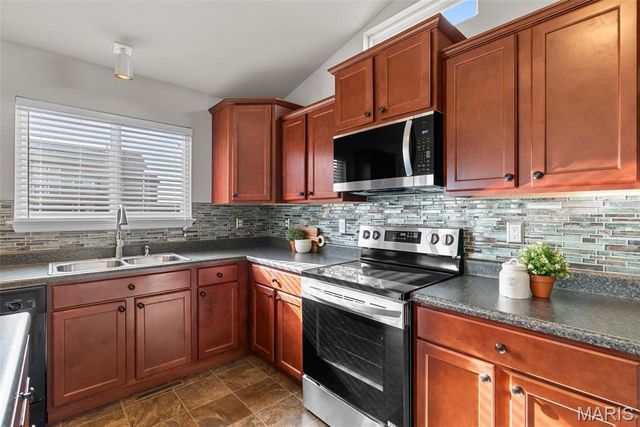 237 Austin Oaks Drive, Moscow Mills, MO 63362