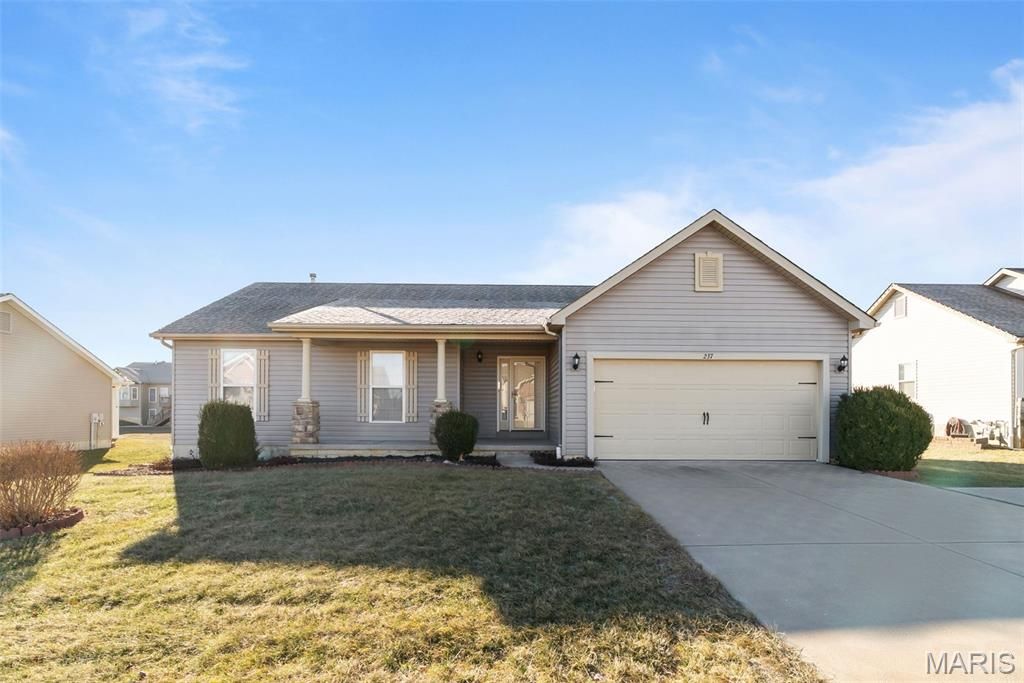 237 Austin Oaks Drive, Moscow Mills, MO 63362