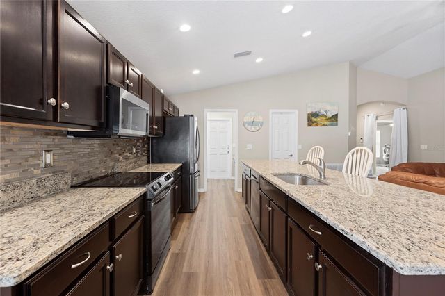 719 VINEYARD RESERVE COURT, Seffner, FL 33584