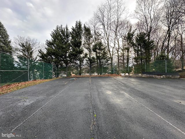 586 CRESTWOOD DRIVE, Chambersburg, PA 17202