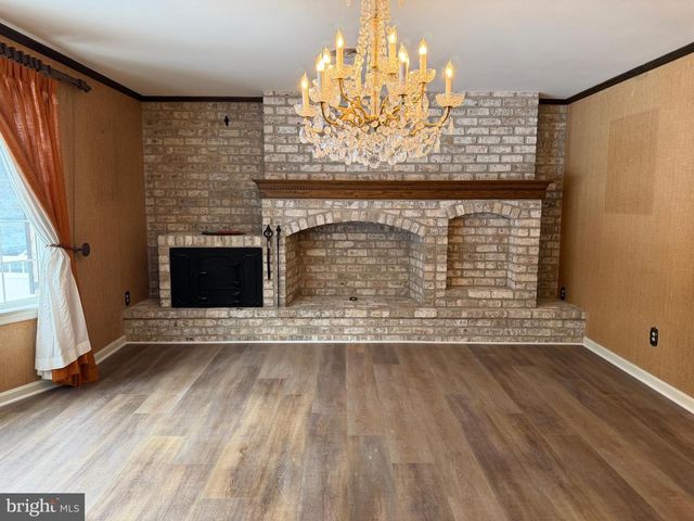 586 CRESTWOOD DRIVE, Chambersburg, PA 17202