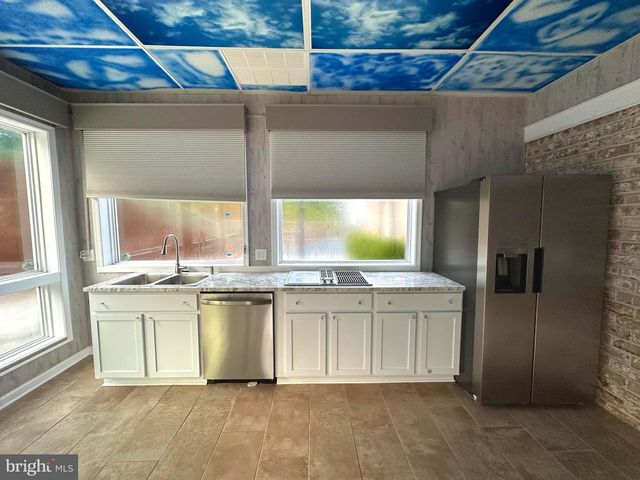 586 CRESTWOOD DRIVE, Chambersburg, PA 17202
