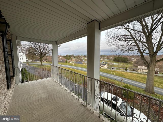586 CRESTWOOD DRIVE, Chambersburg, PA 17202