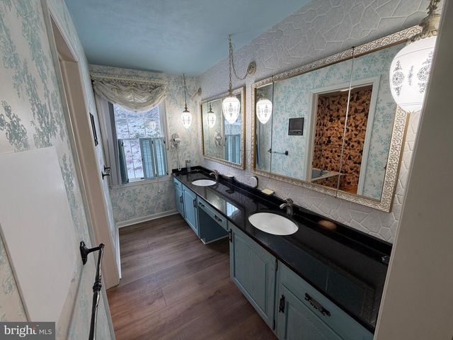 586 CRESTWOOD DRIVE, Chambersburg, PA 17202