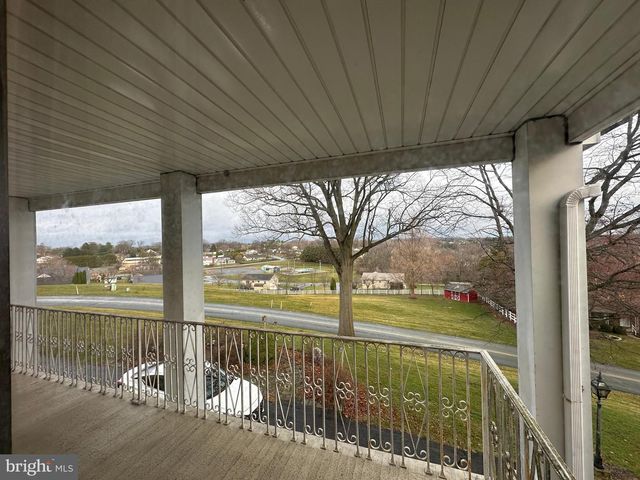 586 CRESTWOOD DRIVE, Chambersburg, PA 17202