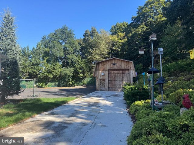 586 CRESTWOOD DRIVE, Chambersburg, PA 17202