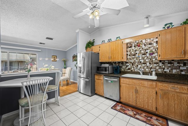 9130 W 95th Street 3B, Hickory Hills, IL 60457