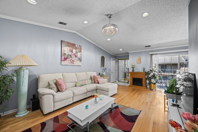 9130 W 95th Street 3B, Hickory Hills, IL 60457