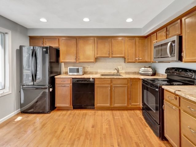 2102 Lewis O Gray Dr 2102, Saugus, MA 01906