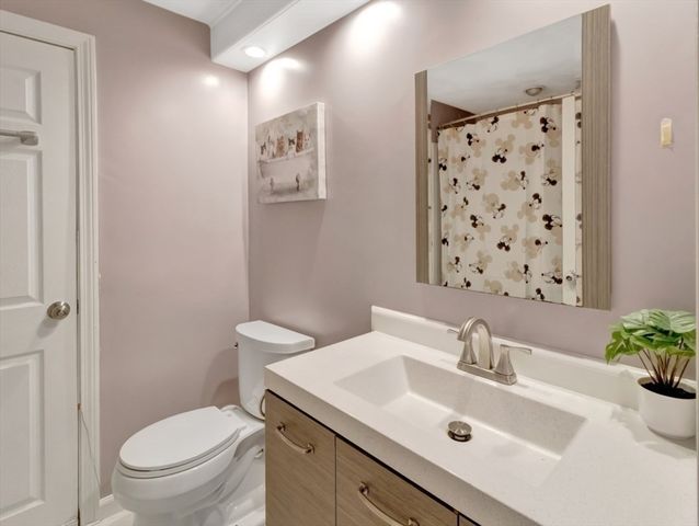 2102 Lewis O Gray Dr 2102, Saugus, MA 01906