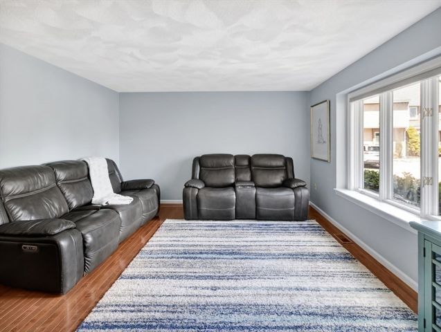 2102 Lewis O Gray Dr 2102, Saugus, MA 01906