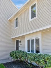 2102 Lewis O Gray Dr 2102, Saugus, MA 01906