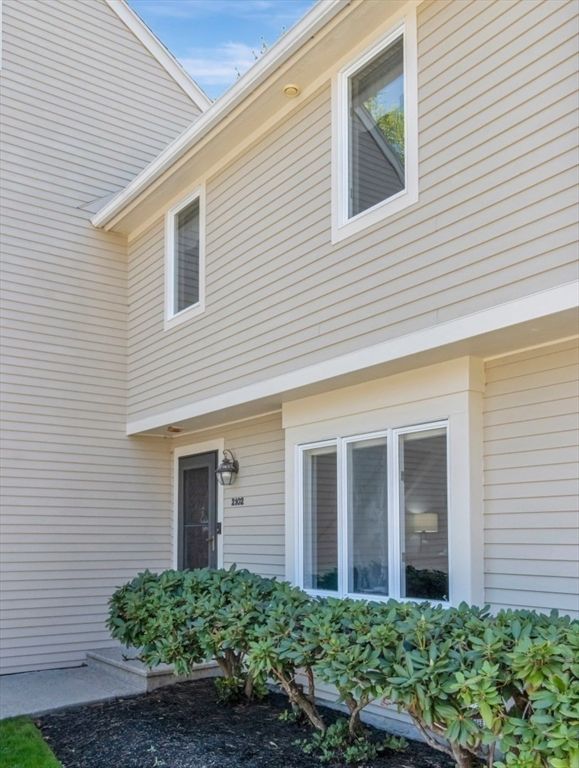2102 Lewis O Gray Dr 2102, Saugus, MA 01906