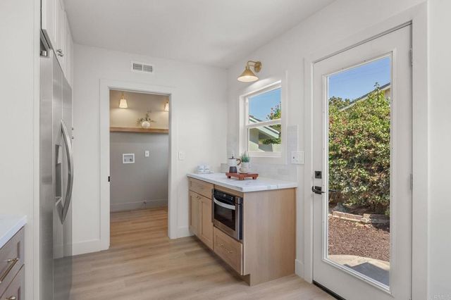 198 N Siesta St, Anaheim, CA 92801