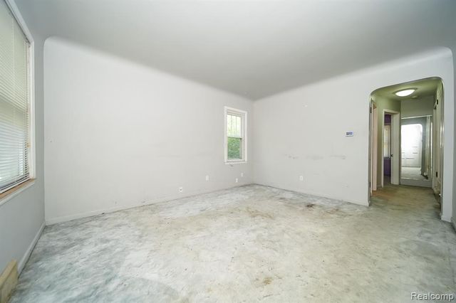 2476 Voorheis Road, Waterford, MI 48328