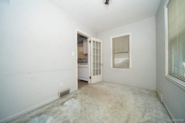 2476 Voorheis Road, Waterford, MI 48328