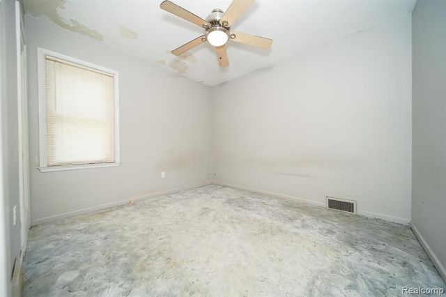 2476 Voorheis Road, Waterford, MI 48328