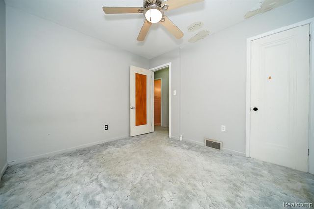 2476 Voorheis Road, Waterford, MI 48328